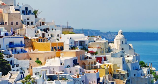 La Grecia ha finalmente il suo boom e grazie ai paperoni stranieri